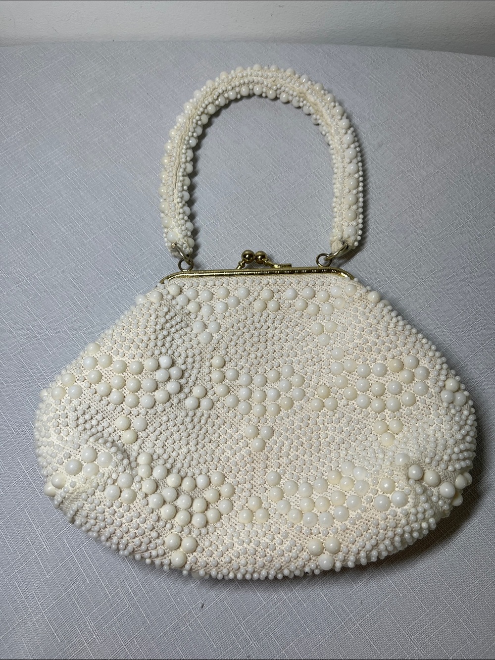 Vintage GOLDCO White Beaded Kiss Clasp Purse Textured Beads Hong Kong